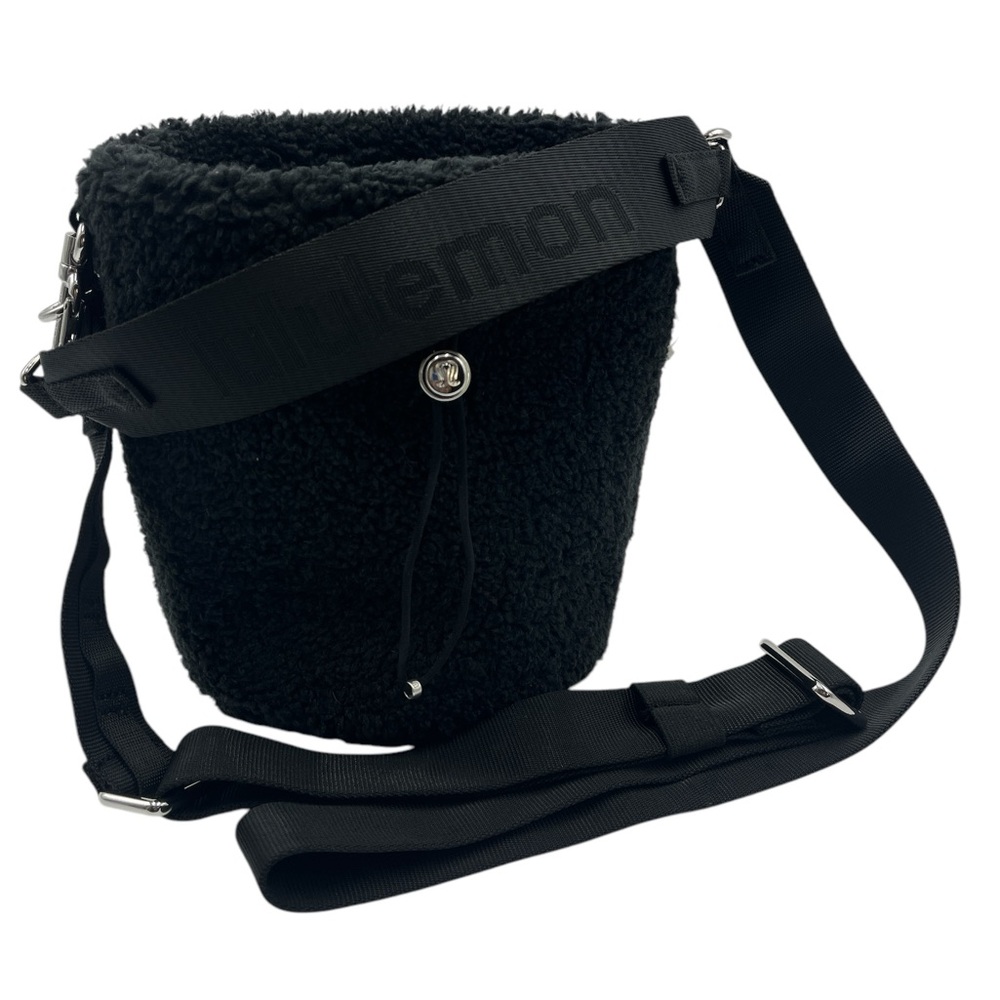 Luluemon Black Fleece Bucket Bag